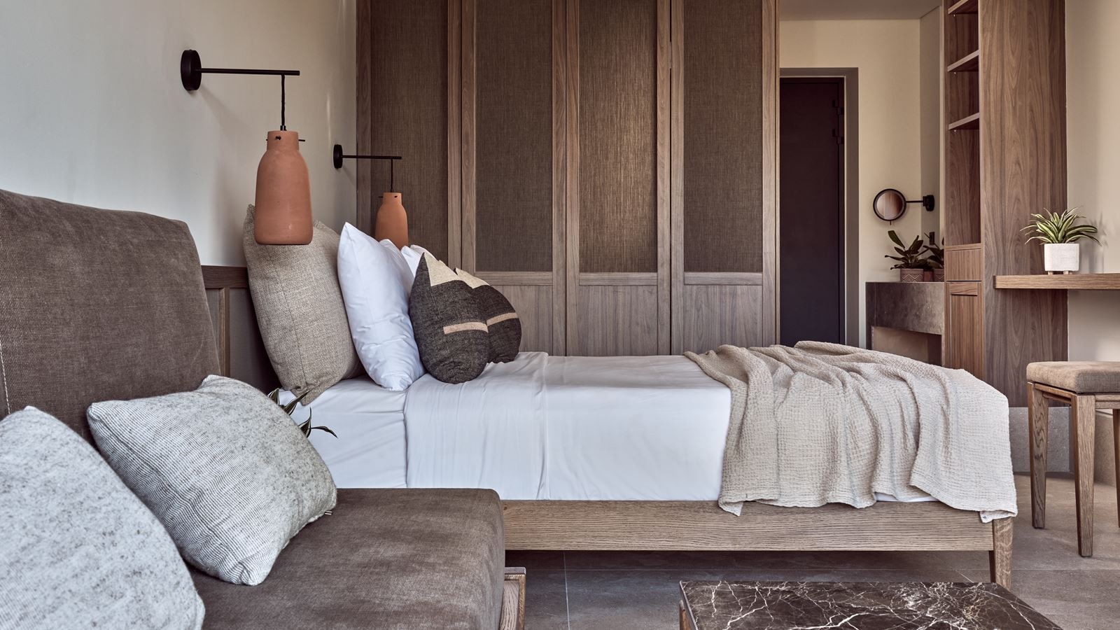 rooms-junior-suit-with-jaccuzi