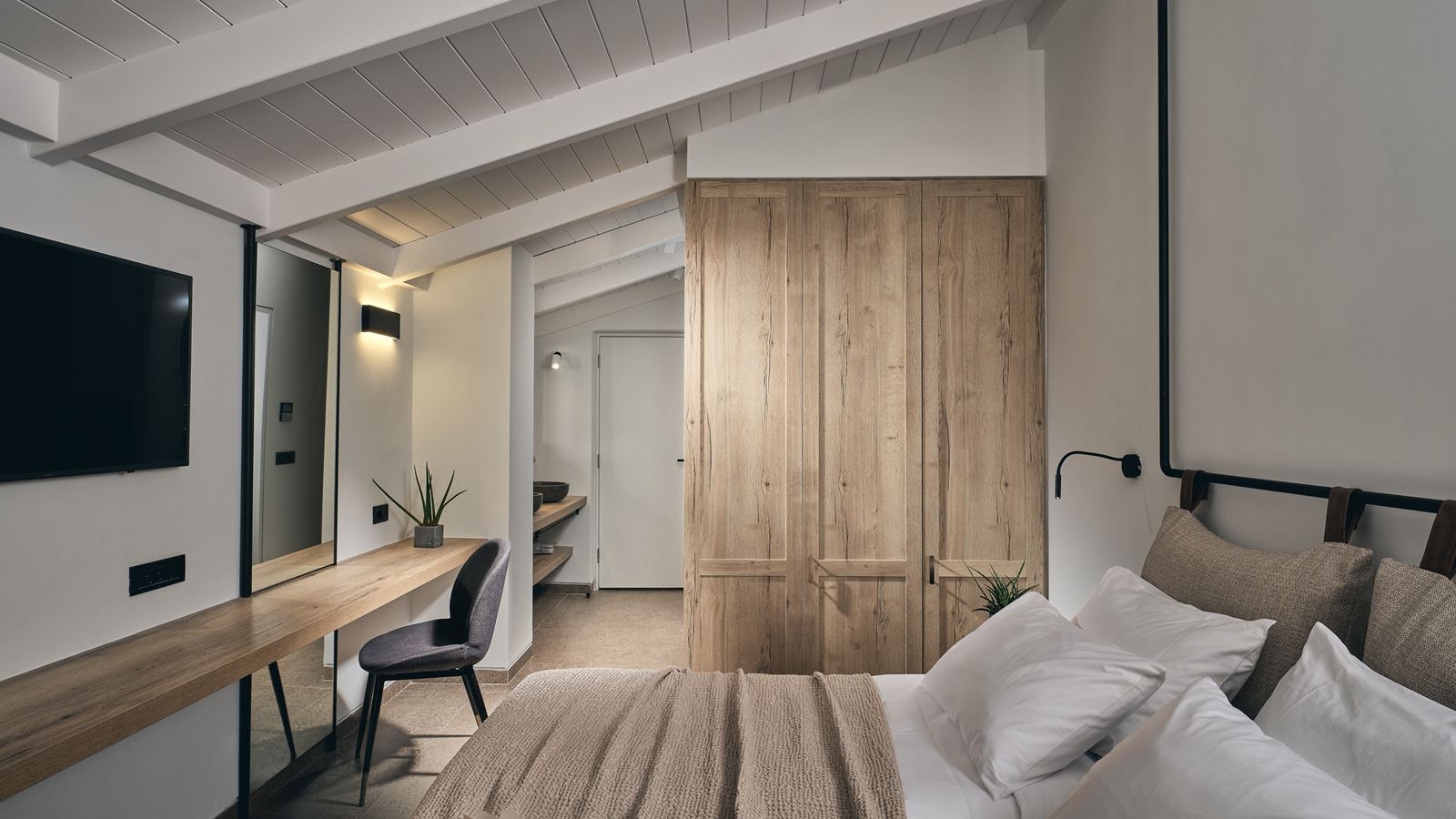 rooms-junior-suit-with-jaccuzi