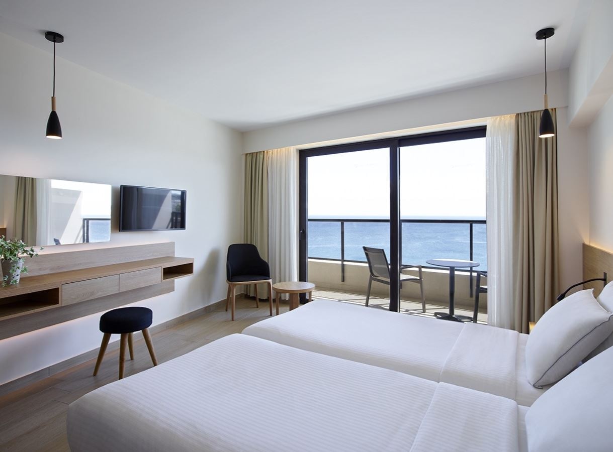 rooms-room-superior--double-sea-view
