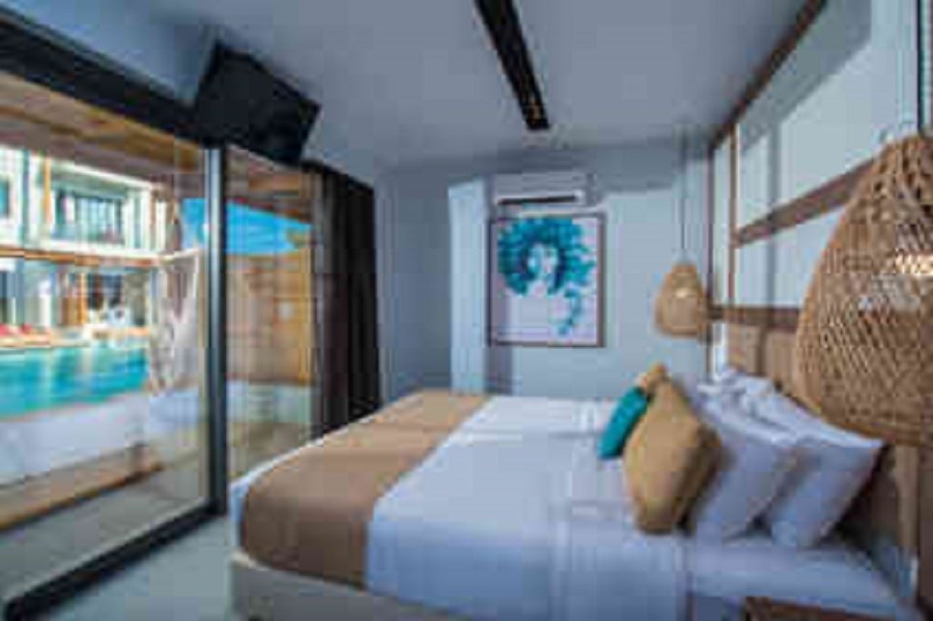 rooms-double-room-plus-swim-up