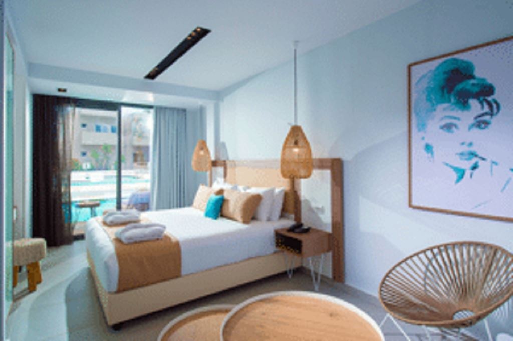 rooms-suite-junior-swim-up