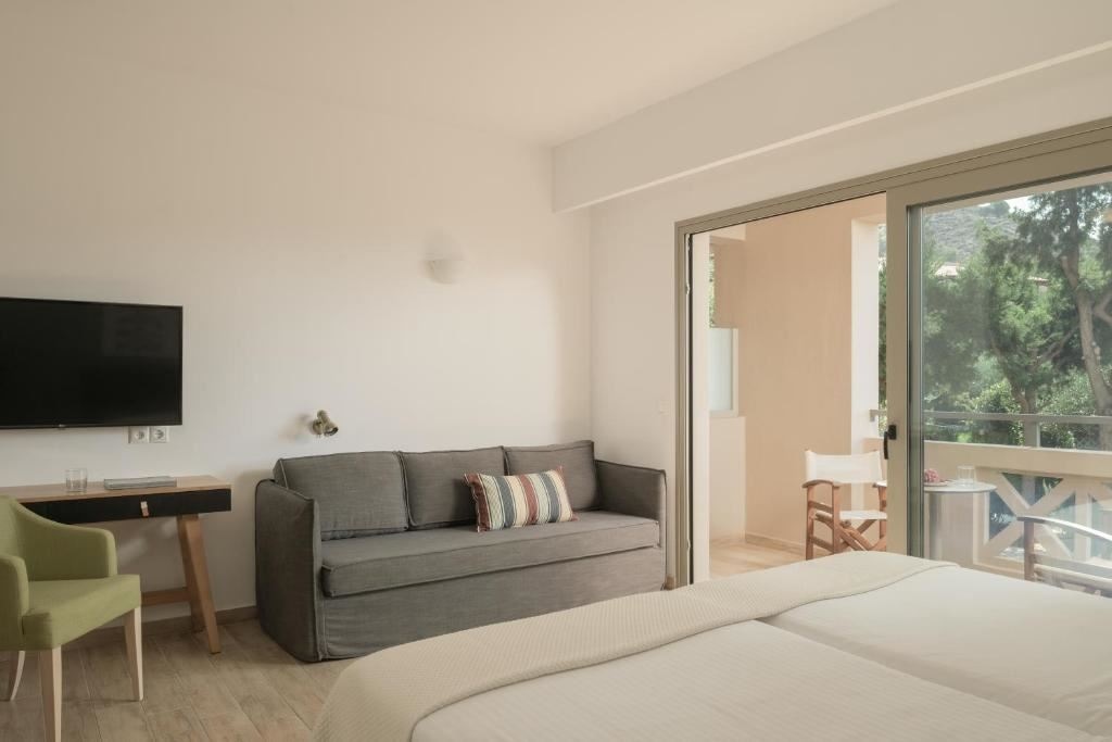 rooms-double-room-superior-garden-or-mountain-view