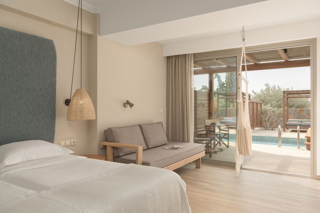 rooms-junior-suite-swim-up-garden-or-mountain-view