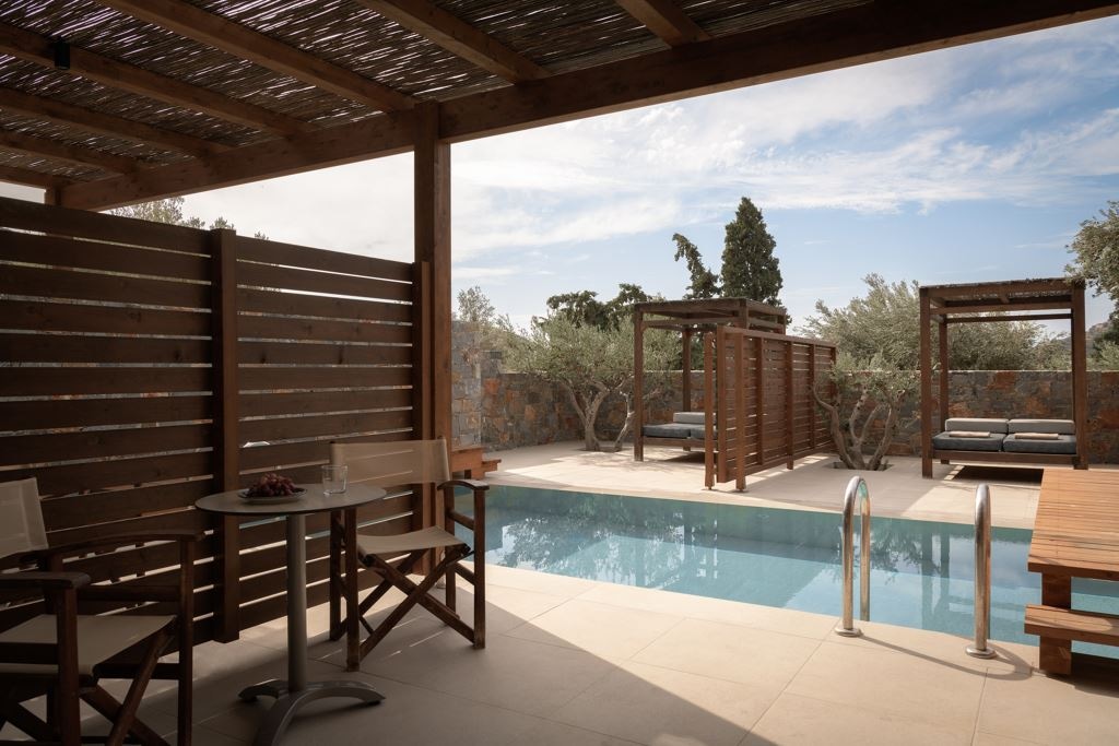 rooms-junior-suite-swim-up-garden-or-mountain-view