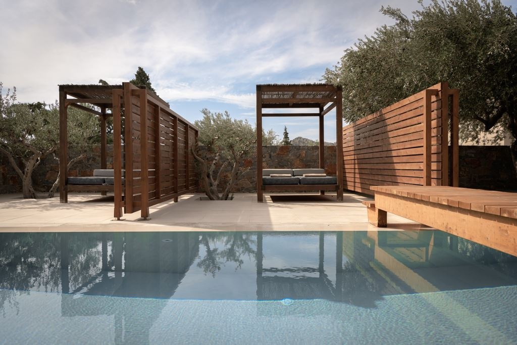 rooms-junior-suite-swim-up-garden-or-mountain-view