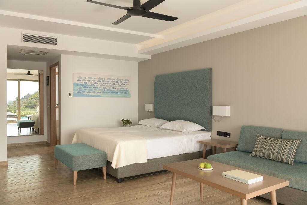 rooms-junior-suite-private-pool-sea-view