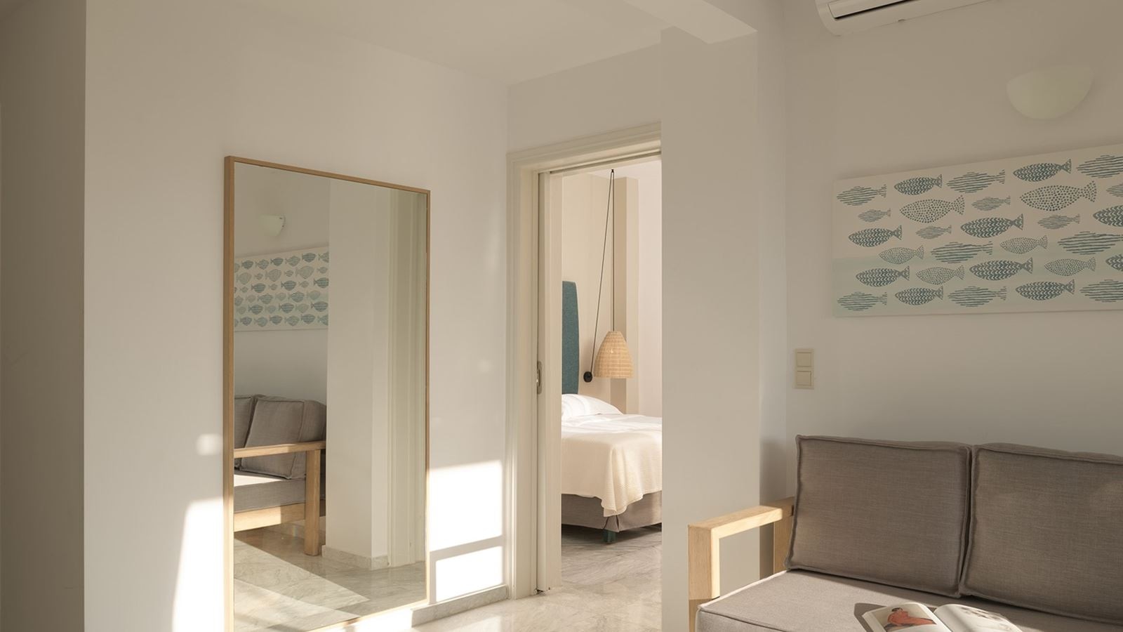 rooms-family-room-1-bedroom-garden--mountain-view