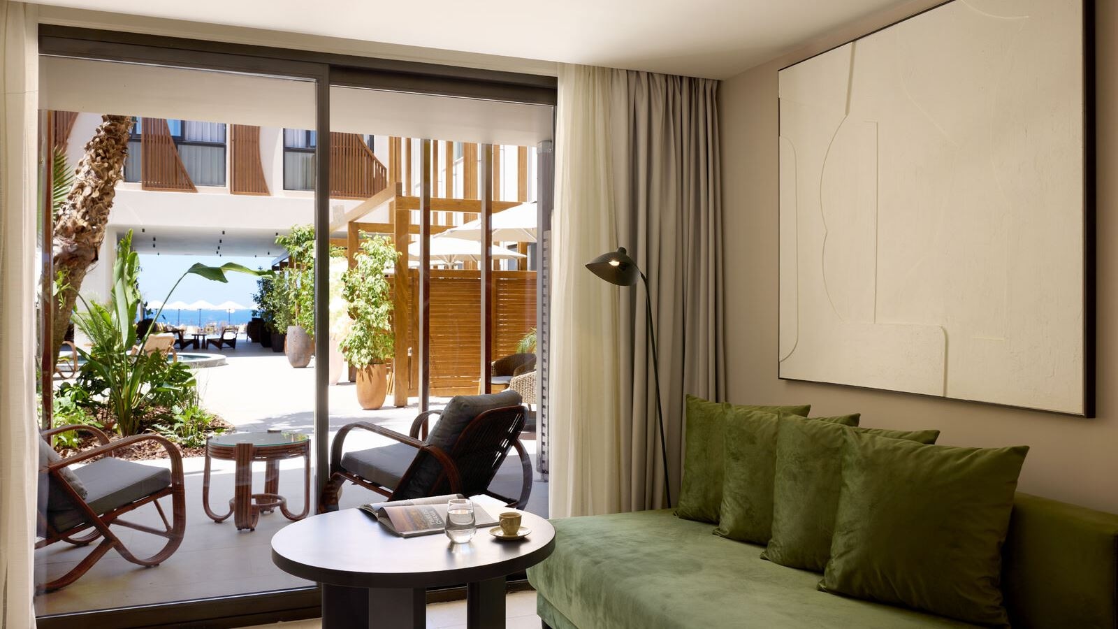 rooms-atrium-escape-double-room