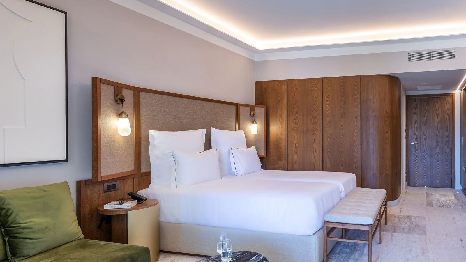 rooms-tropical-open-plan-suite-with-shared-pool