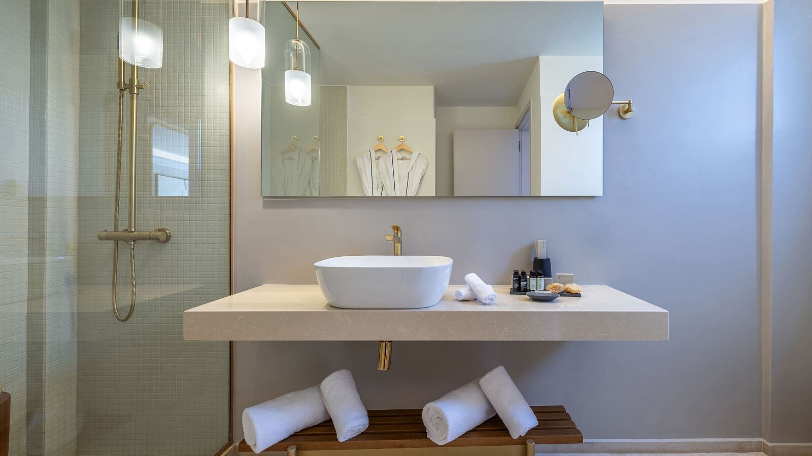 rooms-tropical-open-plan-suite-with-shared-pool