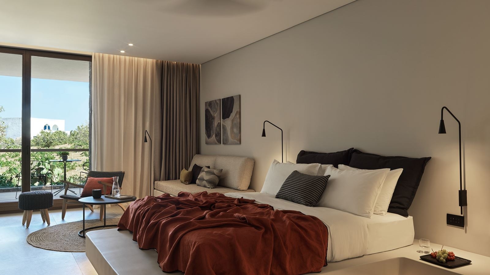 rooms-santorini-king-bed-room