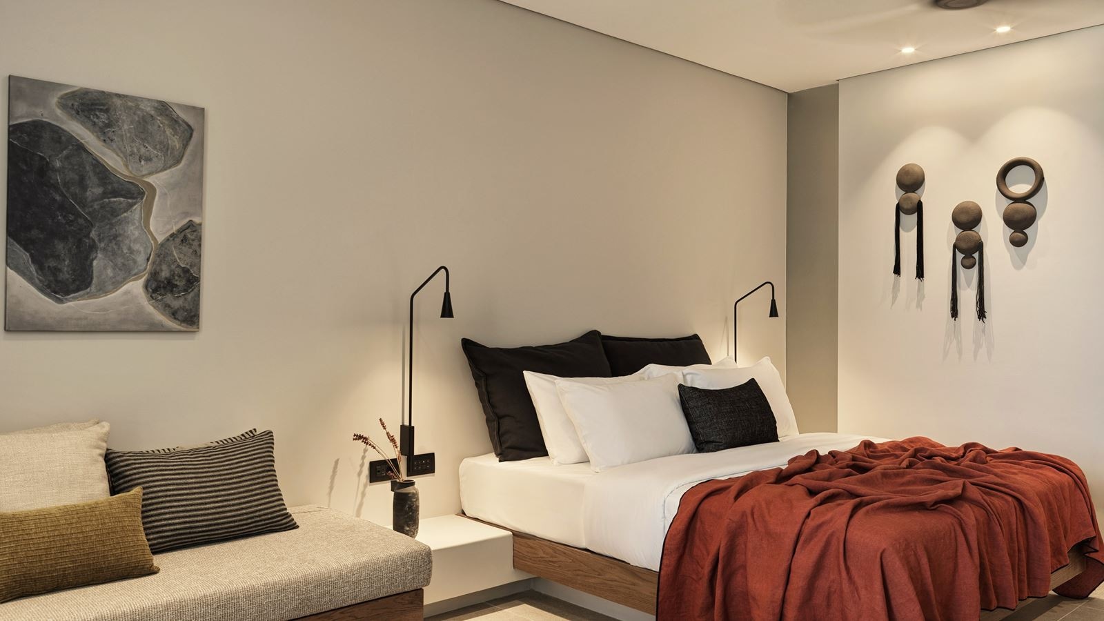 rooms-santorini-king-bed-seaview-room