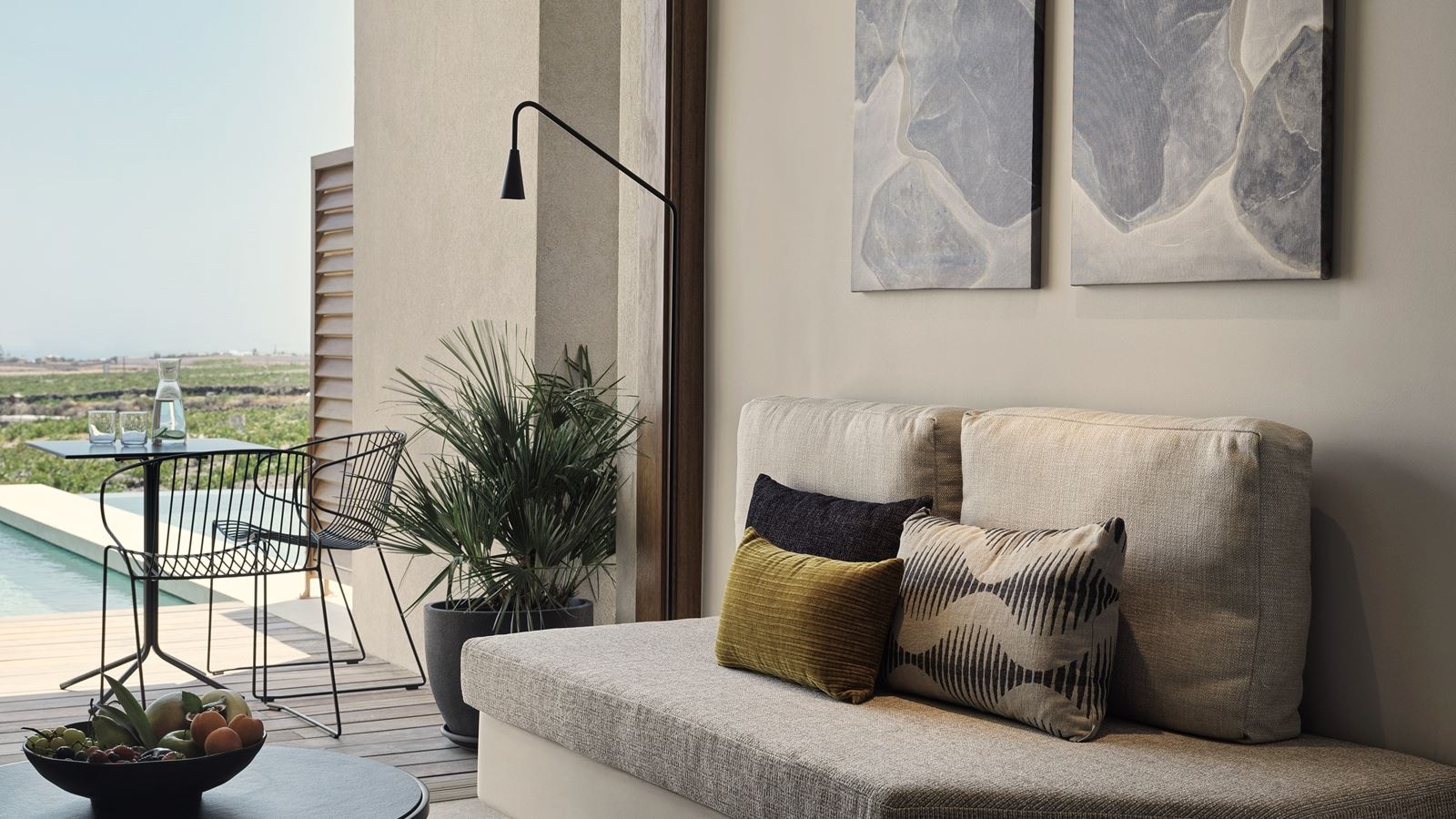 rooms-santorini-king-bed-seaview-with-private-pool-room