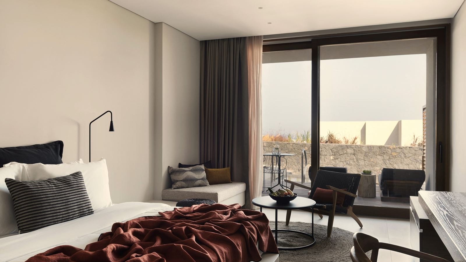 rooms-santorini-king-bed-with-private-pool-room