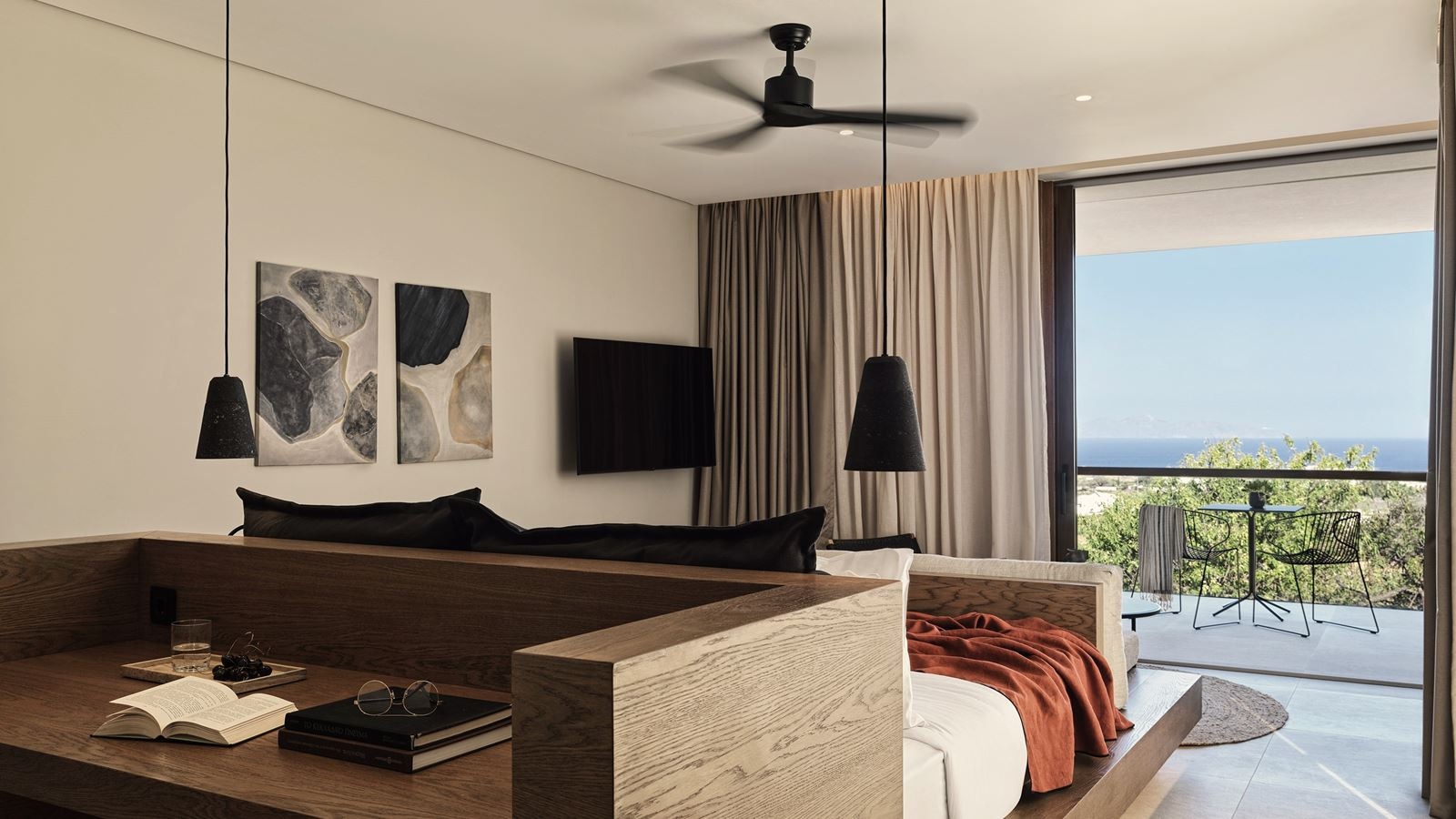 rooms-junior-suite-seaview-with-jacuzzi