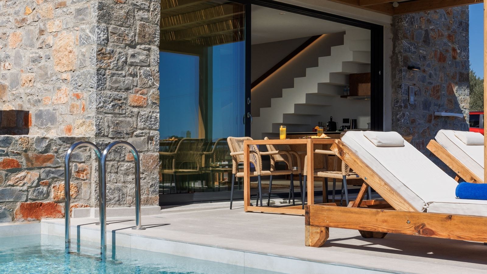 rooms-twostorey-suite-with-private-pool