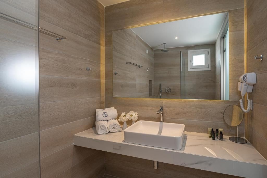 rooms-deluxe-twindouble-with-full-sea-view-and-private-pool