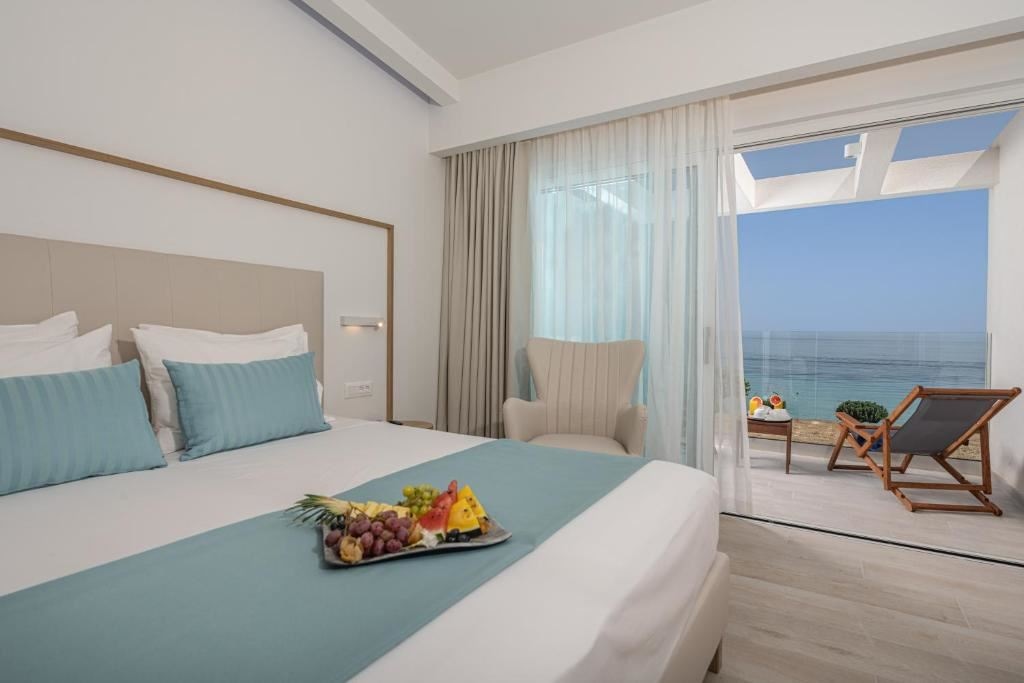 rooms-deluxe-twindouble-with-sea-view-and-sundeck