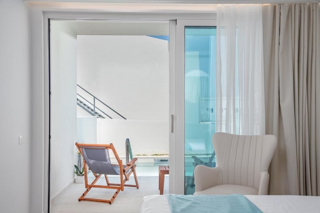 rooms-deluxe-twindouble-room-with-sharing-pool-and-pool-view