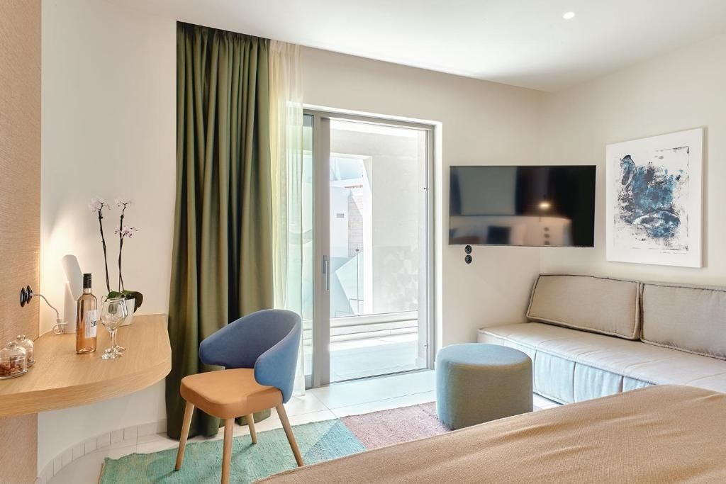 rooms-junior-suite-pure-luxe-garden-view