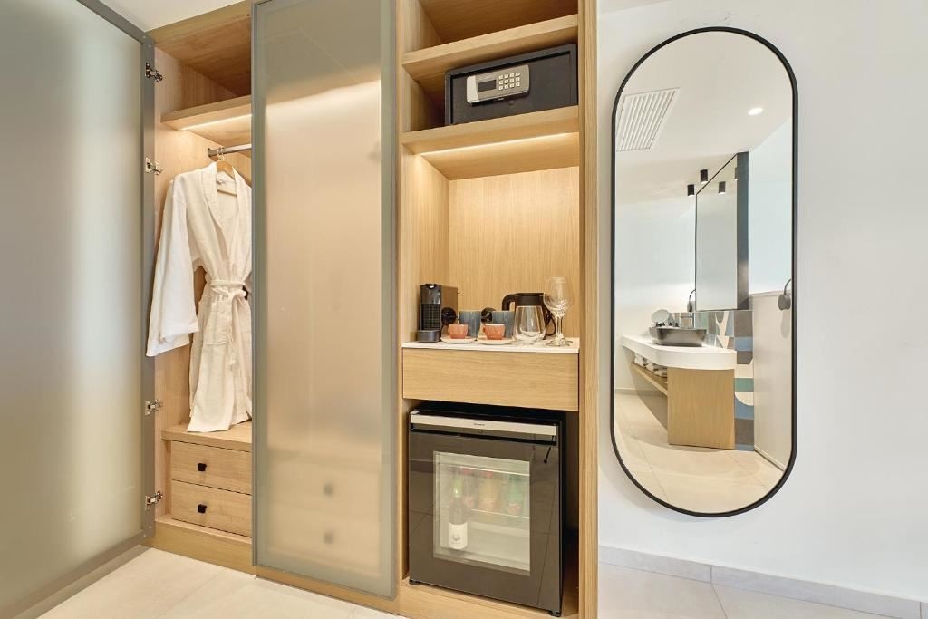 rooms-junior-suite-pure-luxe-side-sea-view