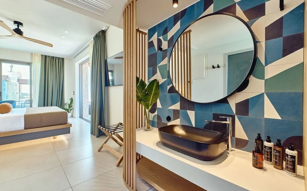 rooms-room-retreat-hydro-massage-tub--gazebo--direct-sea-view