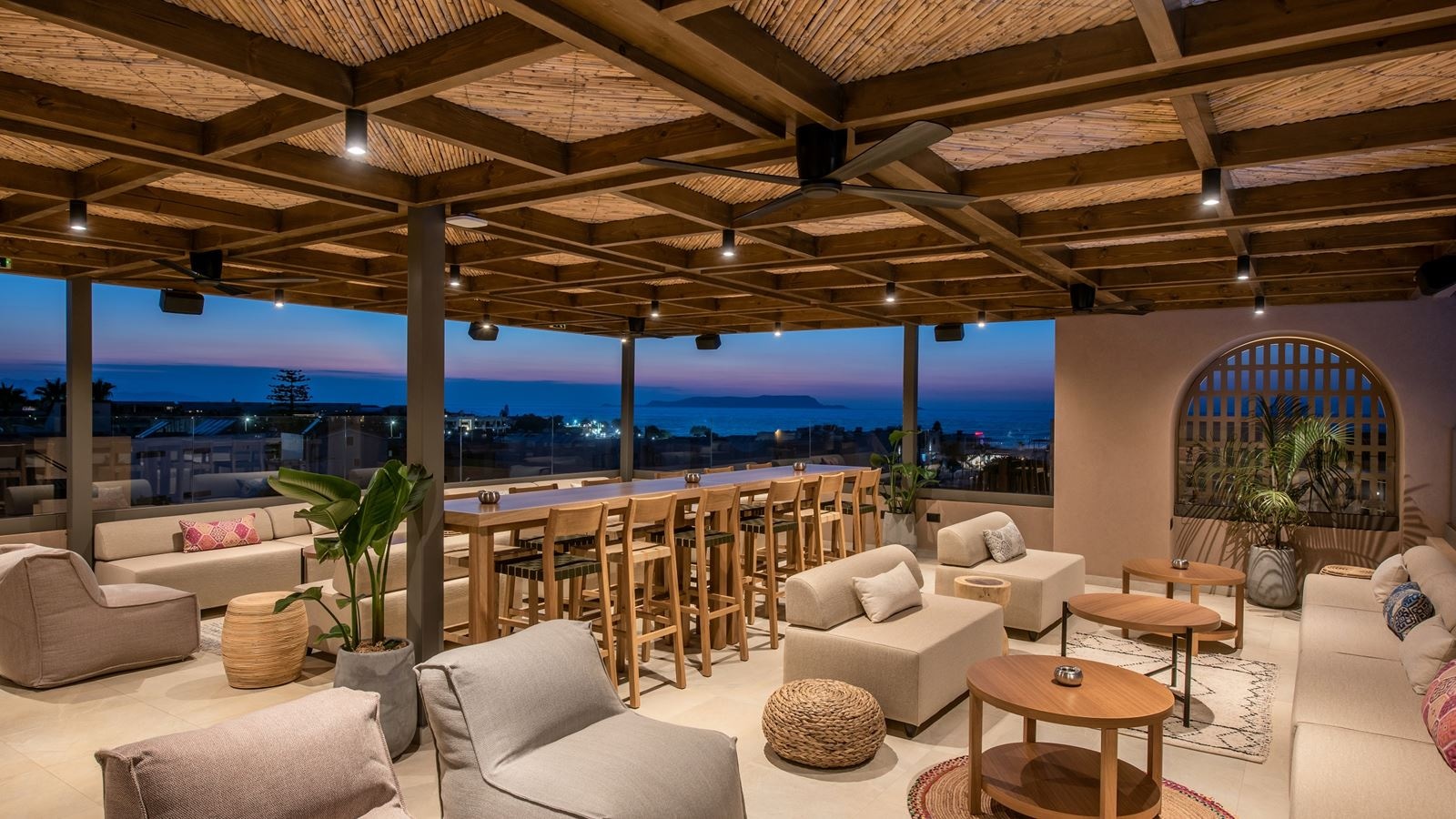 bars-anemos-pool-bar