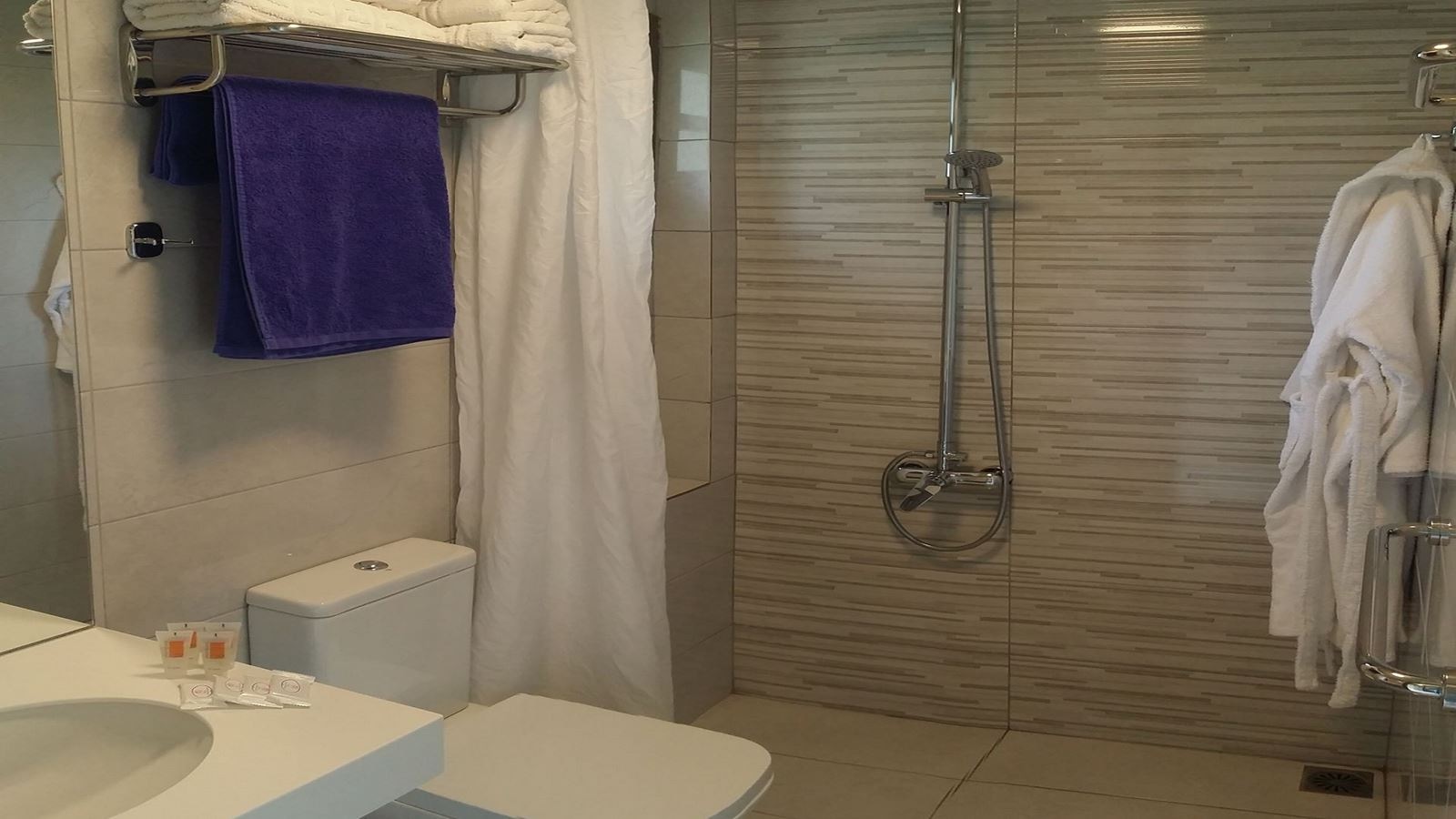 rooms-double-garden-view