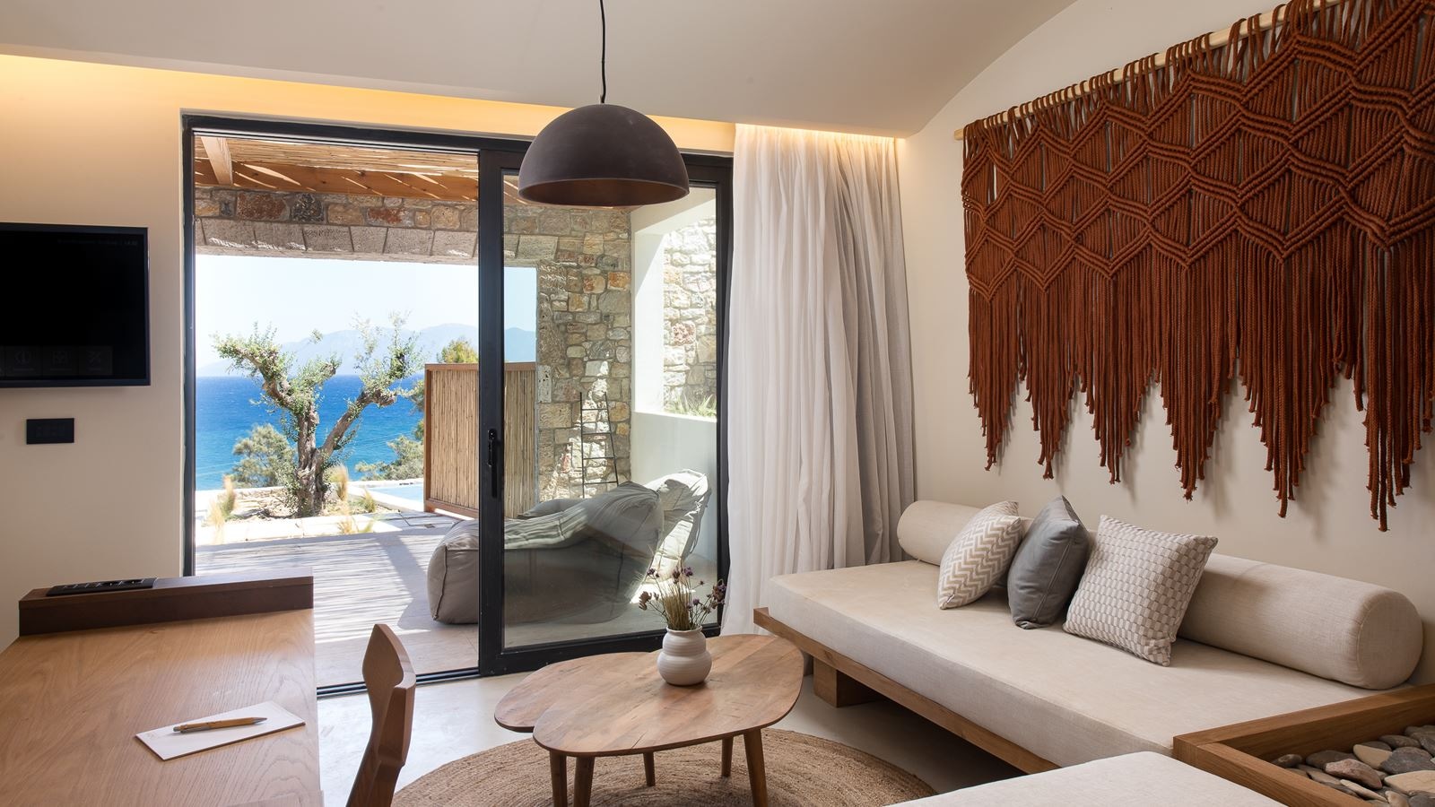 rooms-suite-sea-vie-with-private-pool