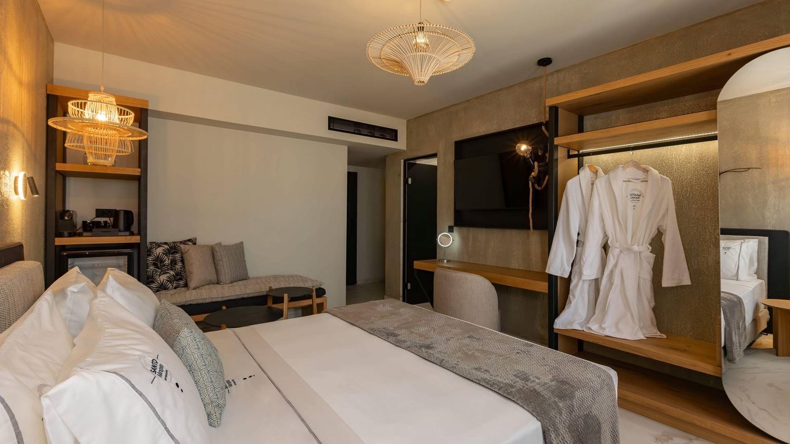 rooms-superior-double-with-outdoor-jetted-tub