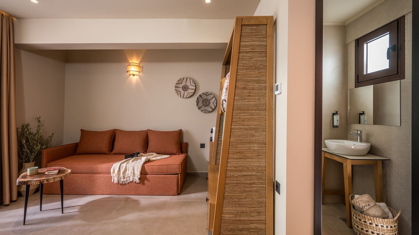 rooms-1-bedroom-suite--balcony-or-terrace-