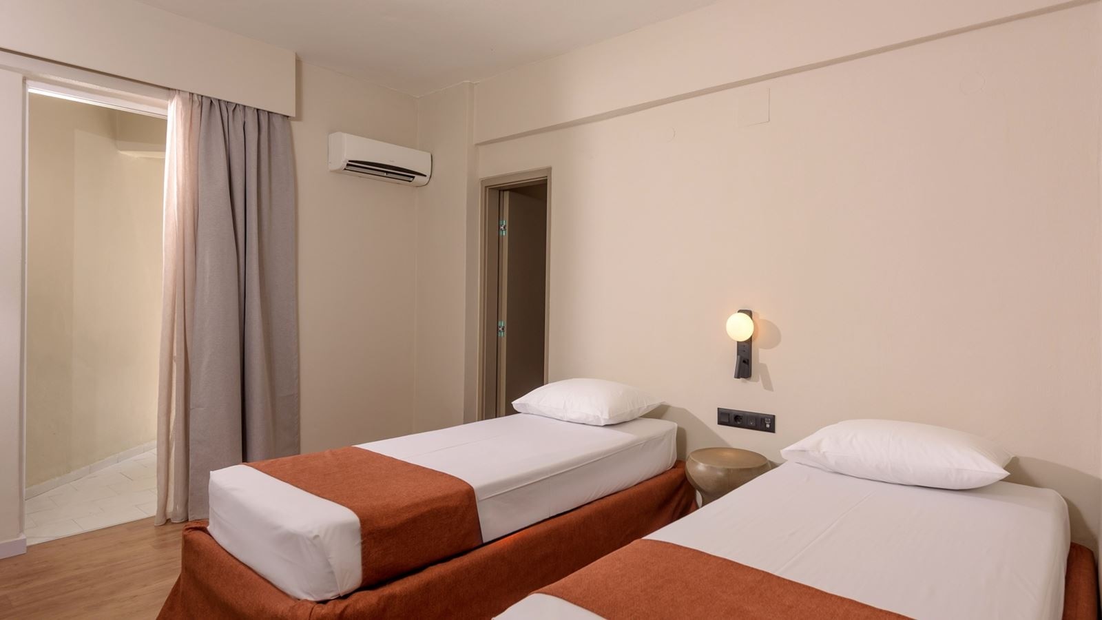 rooms-superior-family-room-private-pool