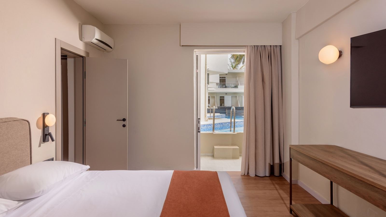 rooms-superior-family-room-private-pool