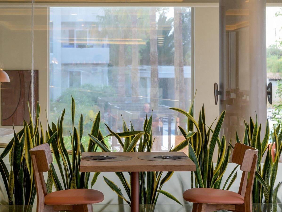 restaurants-world-cousin-main-restaurant