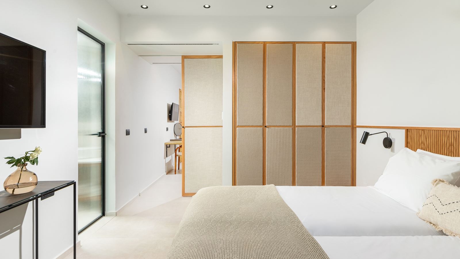 rooms-bungalow-with-balcony-or-terrace