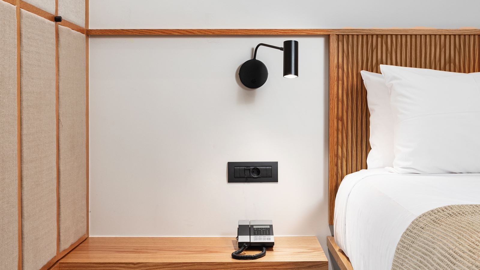 rooms-bungalow-with-balcony-or-terrace