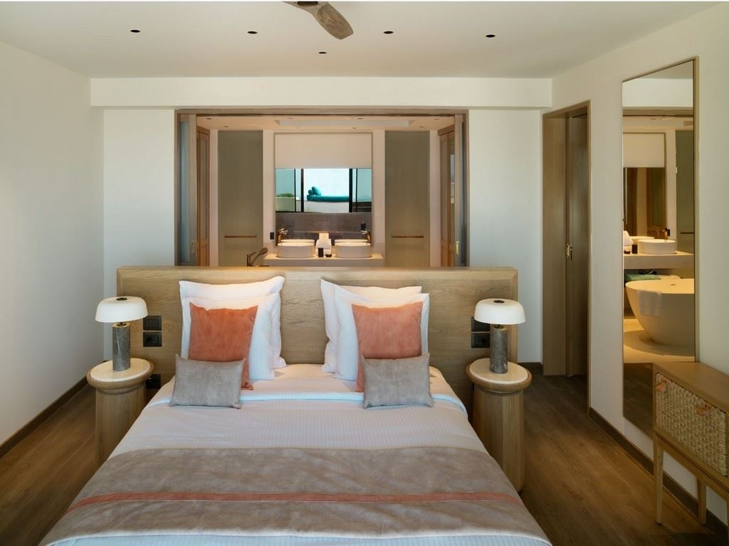 rooms-junior-suites-sea-view-with-private-pool