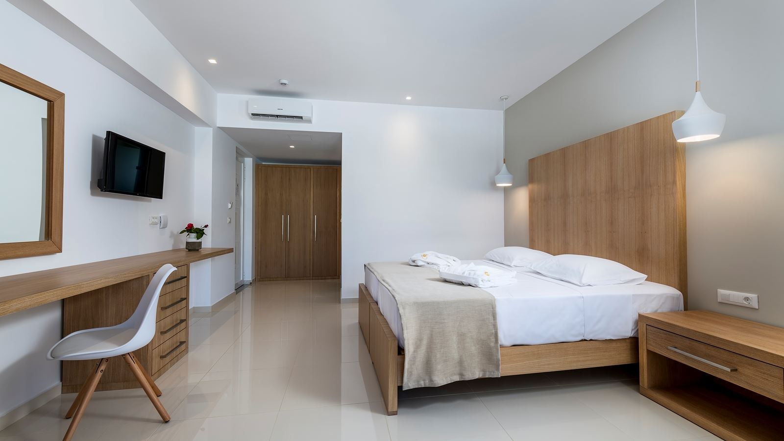 rooms-deluxe-double-room