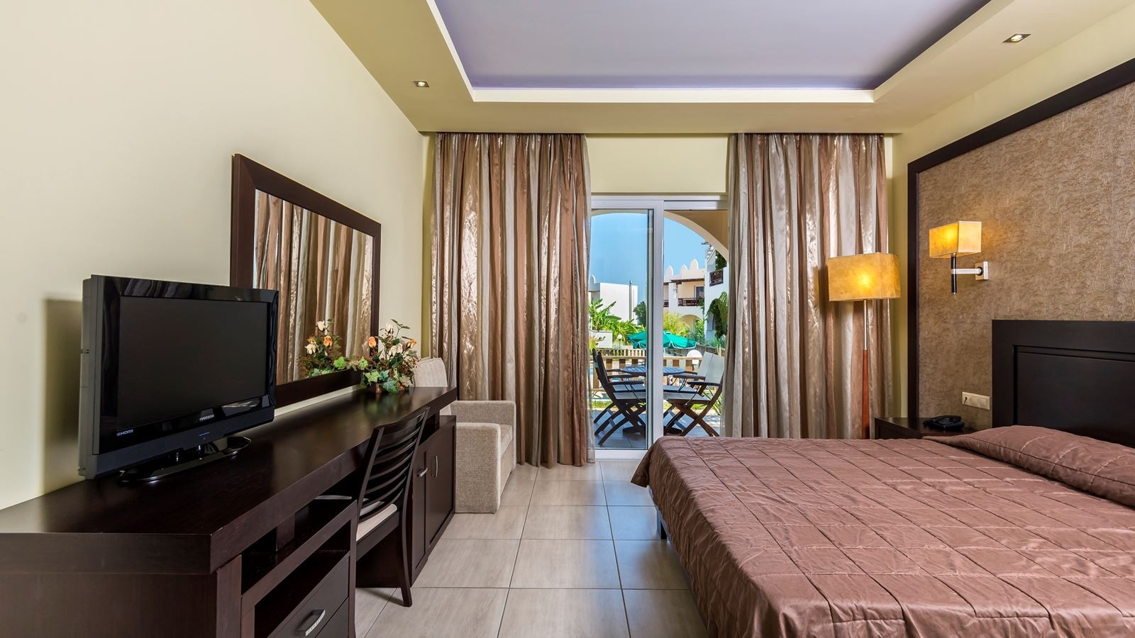 rooms-double-room-garden-pool-view