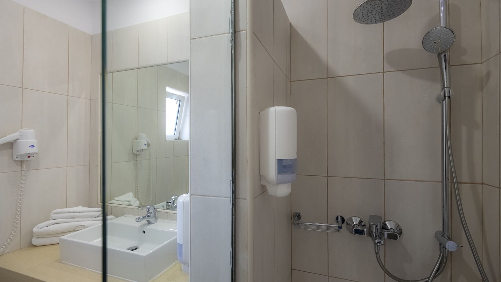 rooms-double-superior-room