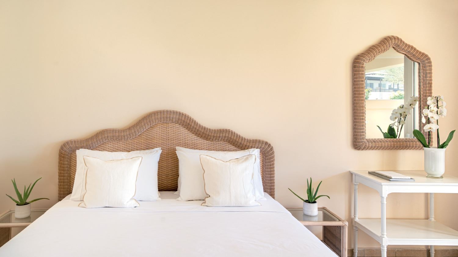 rooms-bungalow-side-sea-view