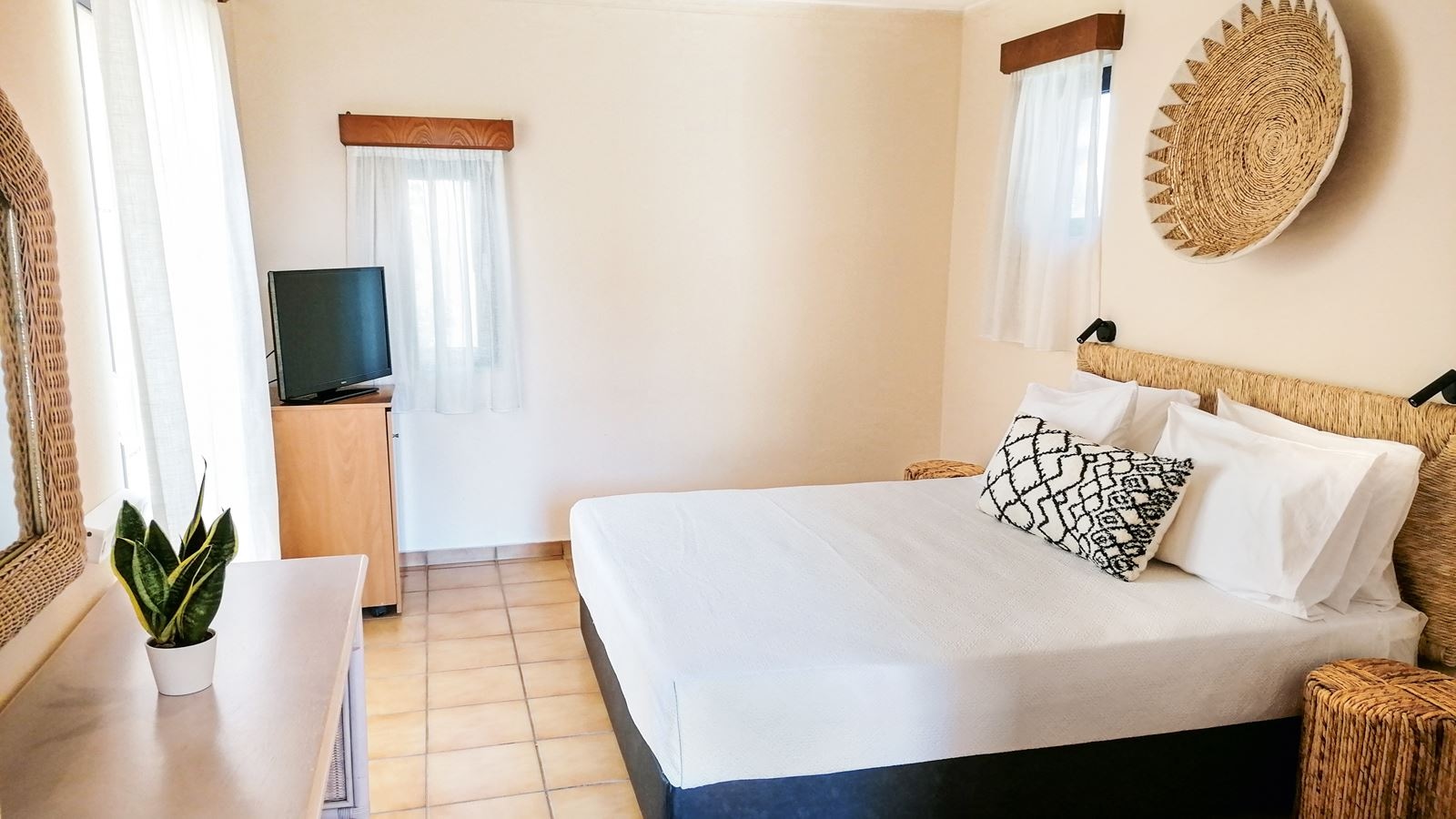 rooms-casa-veranda-fields-view