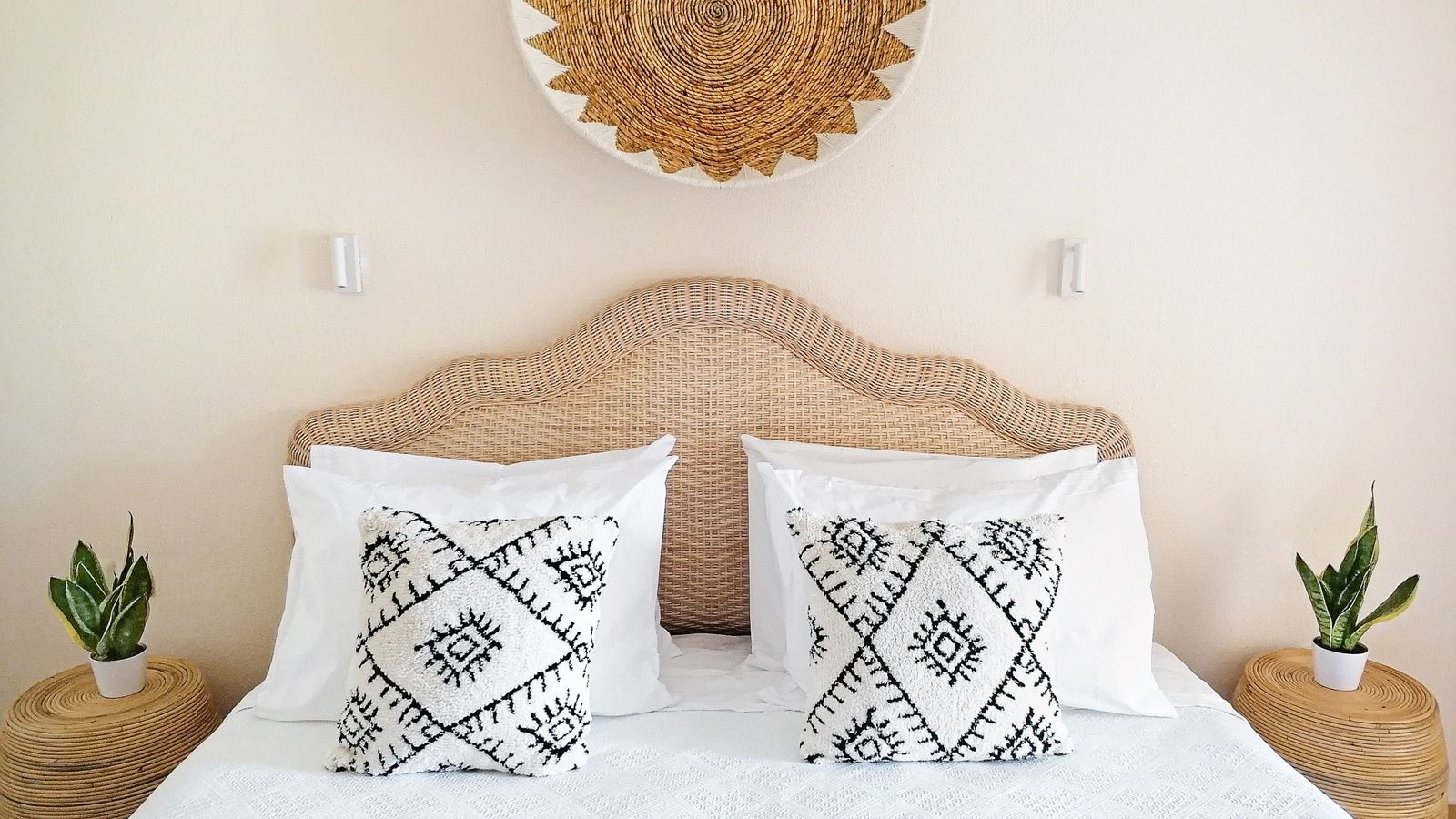 rooms-family-bungalow-fields-view