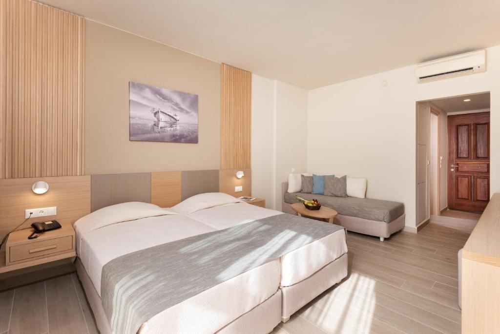 rooms-standard-room-ground-floor-terrace