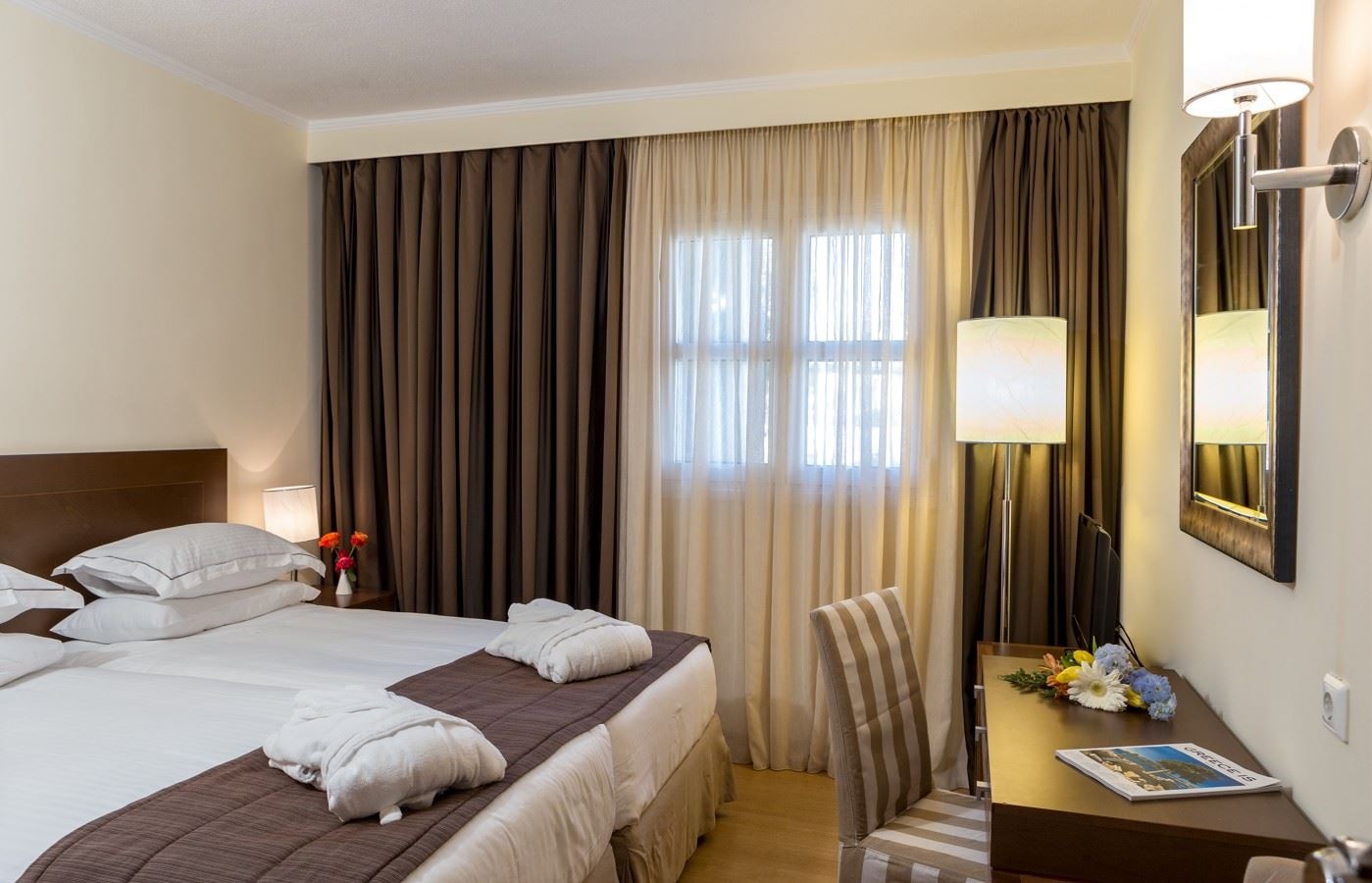 rooms-executive-apartment-2-bedrooms-balcony-or-terrace