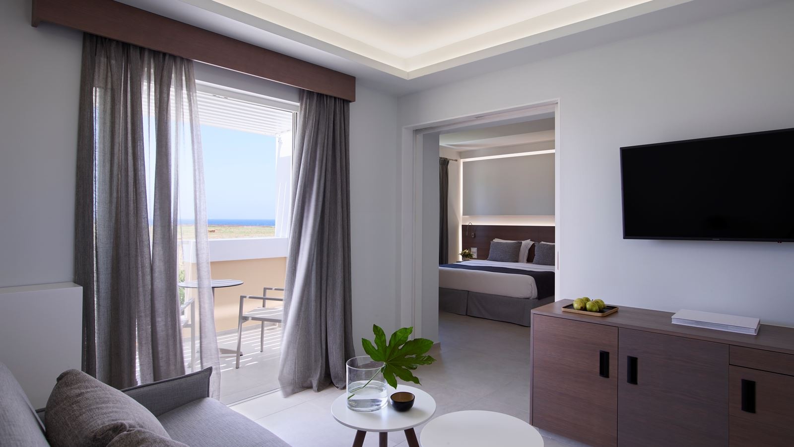 rooms-family-suite-with-balcony