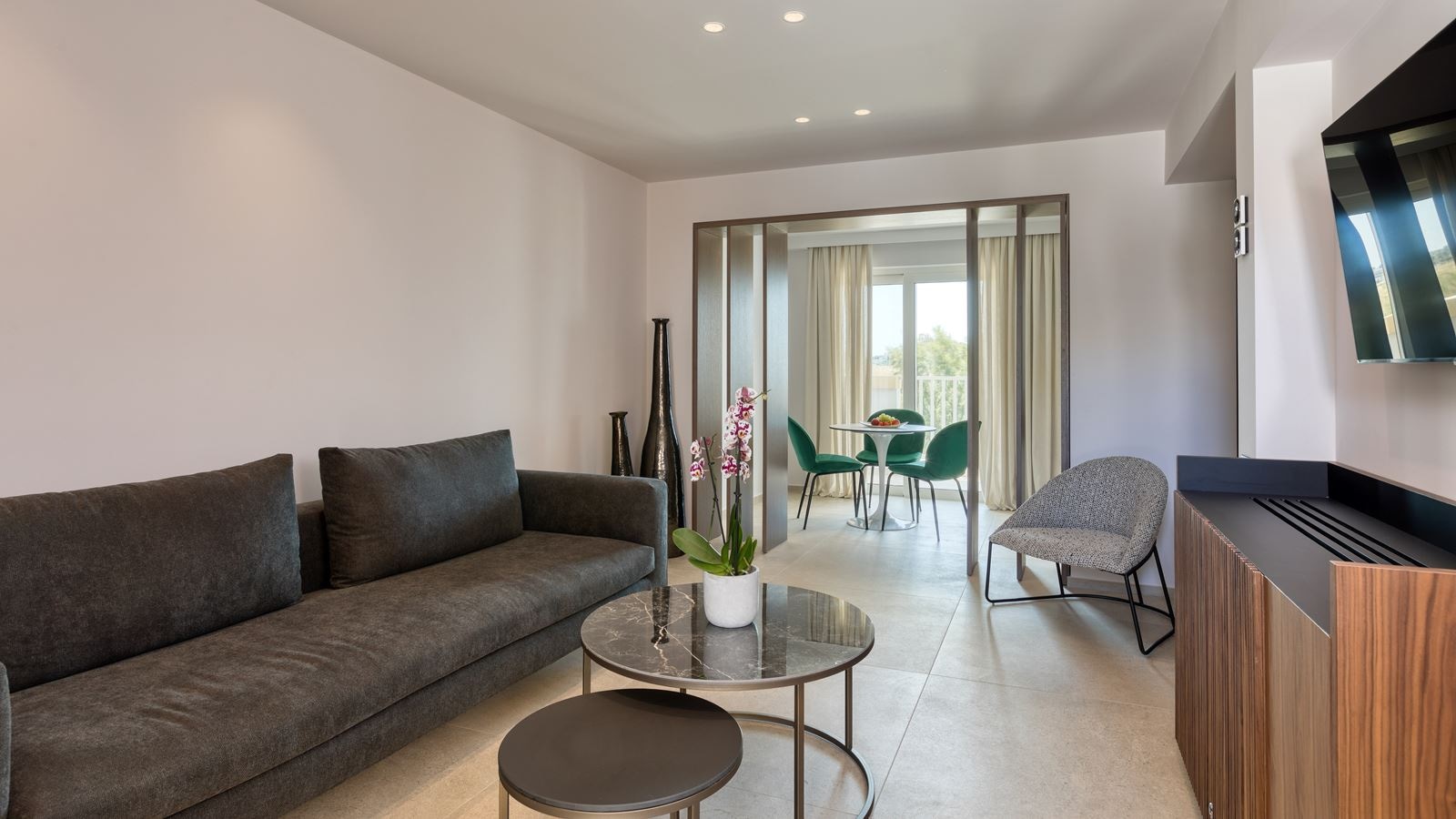 rooms-executive-suite-with-balcony-or-terrace