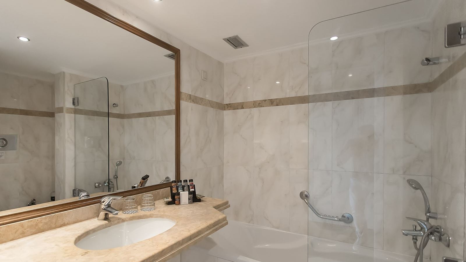 rooms-superior-twin-sea-view