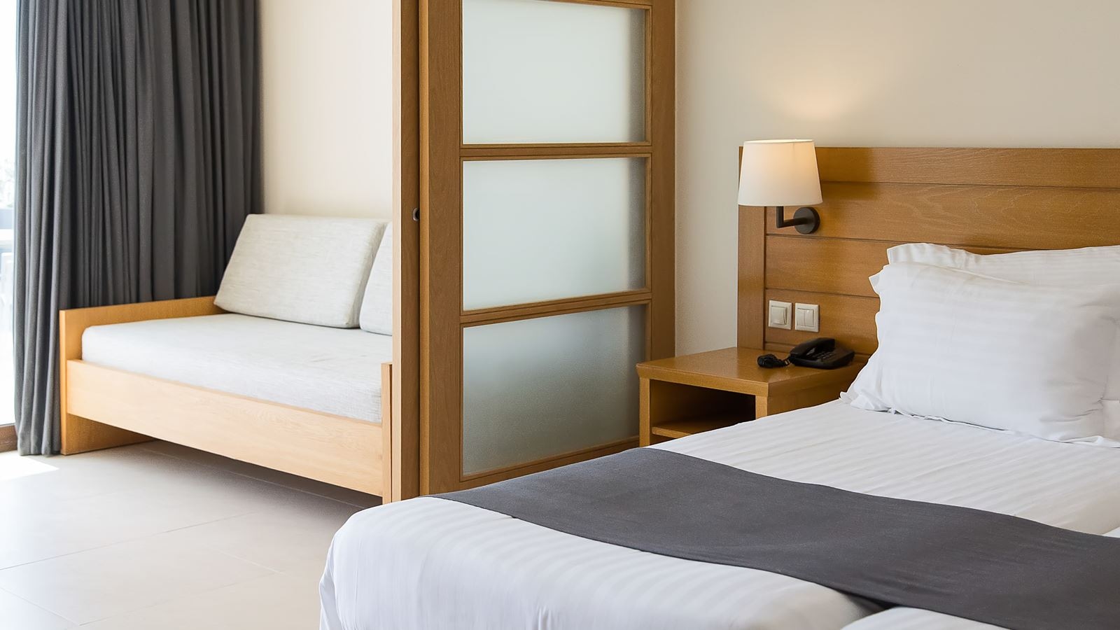 rooms-superior-bungalow-sea-view-with-sharing-pool