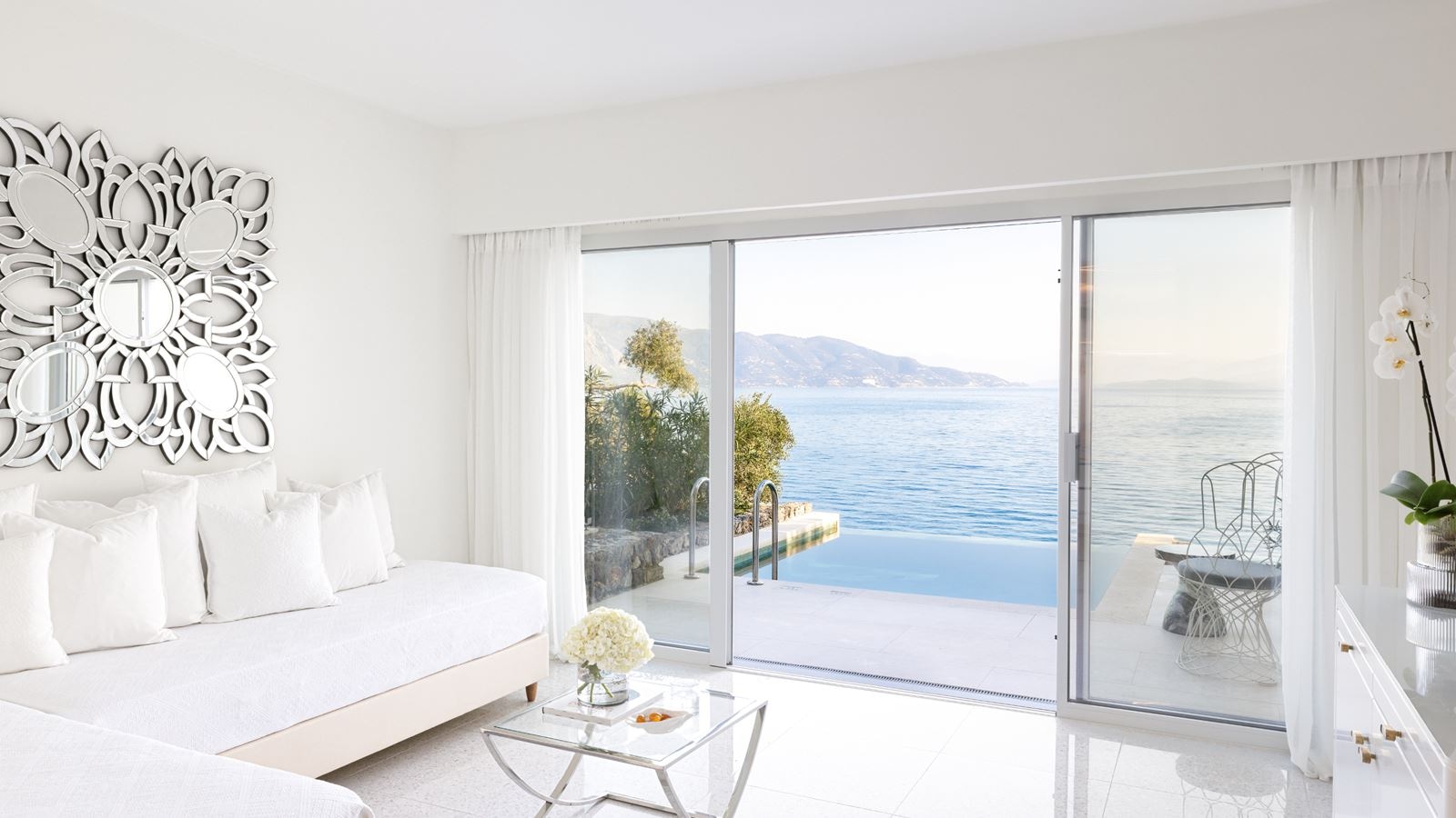 rooms-maisonette-on-the-rocs-private-pool-waterfront